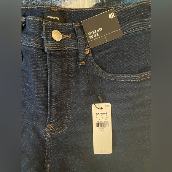 NWT Mid rise skyscraper jeans from Express - Picture 6 of 6